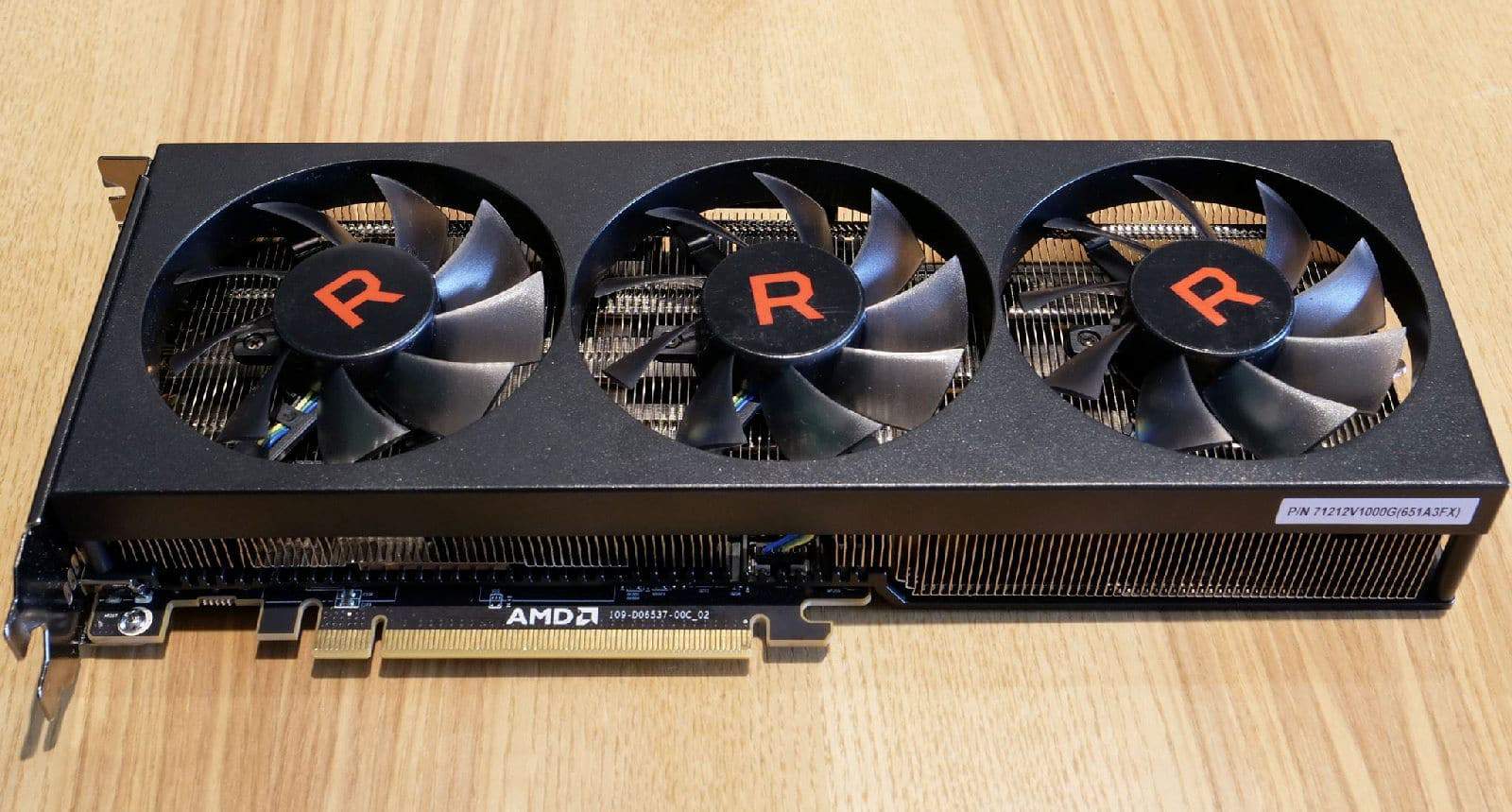 Nuovo prototipo a 3 ventole per la RX Vega 56