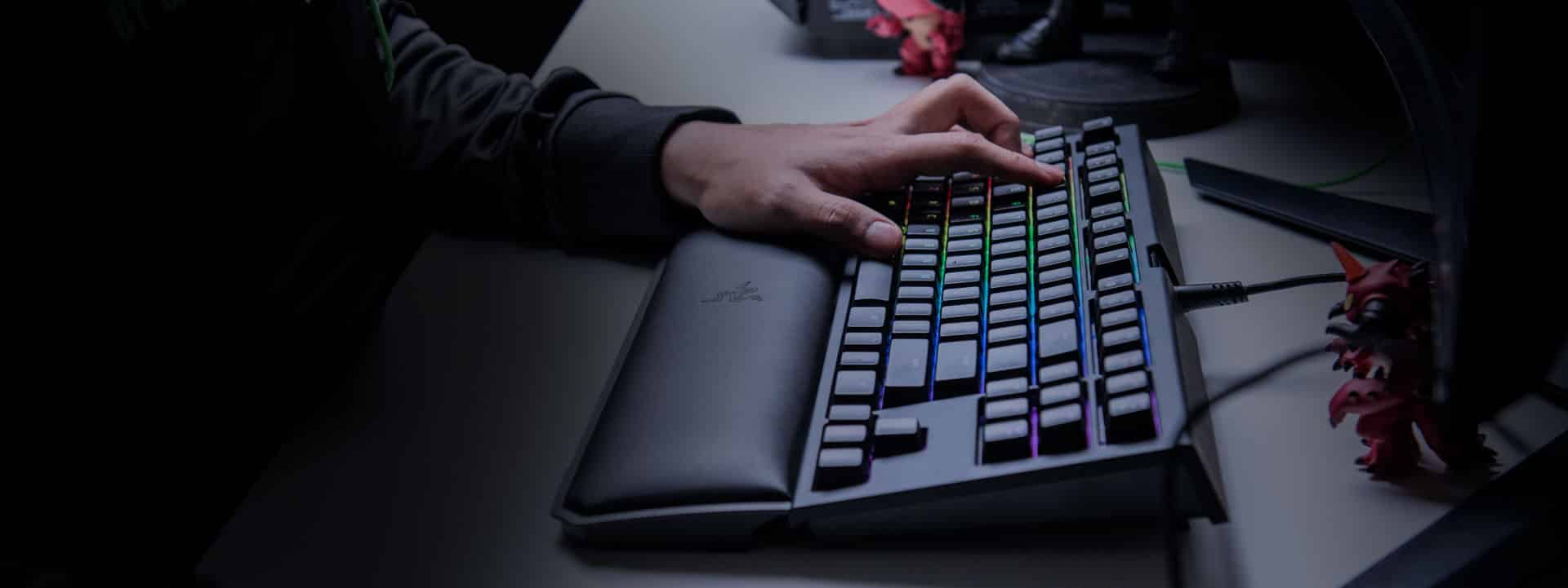 BlackWidow Tournament Edition Chroma V2: La nuova tastiera compatta di Razer