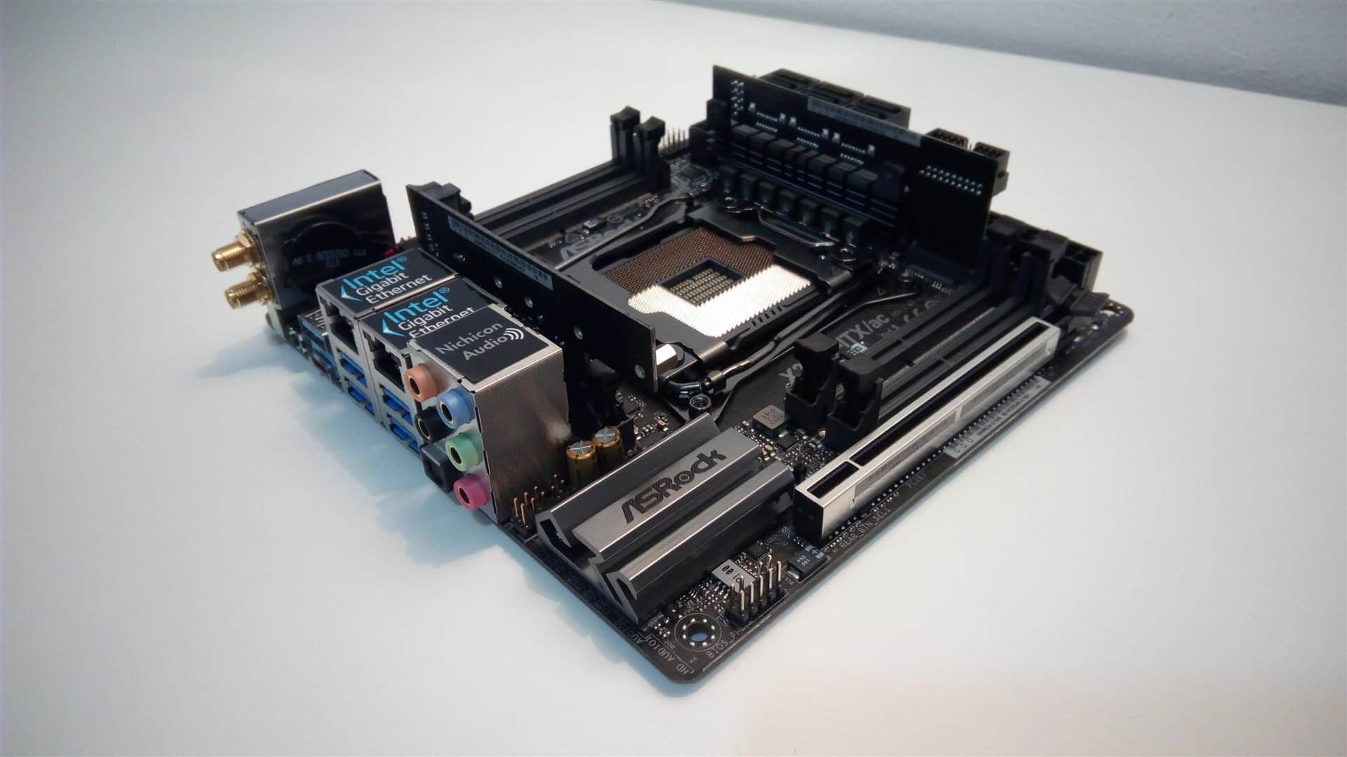 ASRock X299E-ITX/ac – Recensione