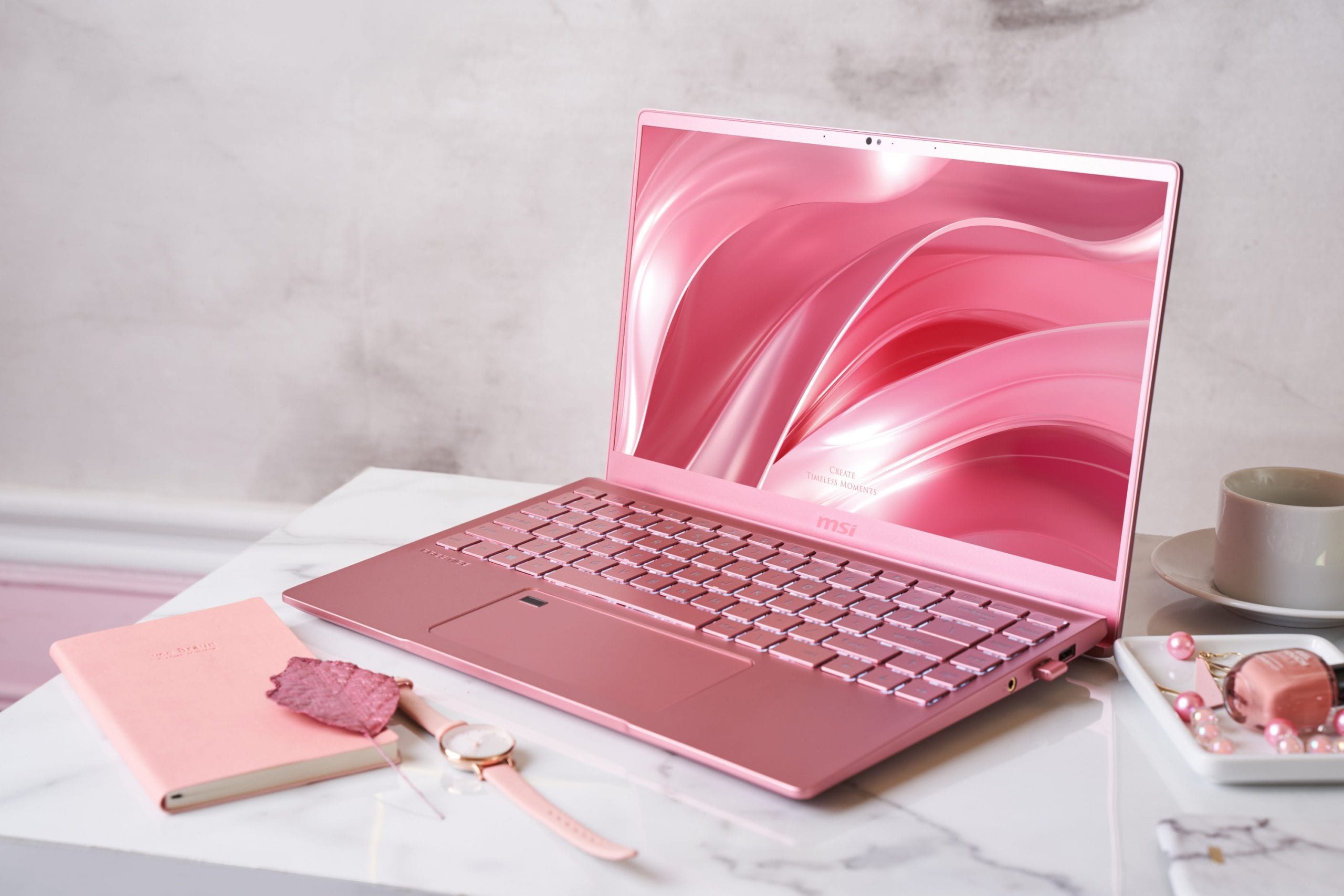 Arriva in Italia l’originale e raffinato MSI Prestige 14 Pink Rose