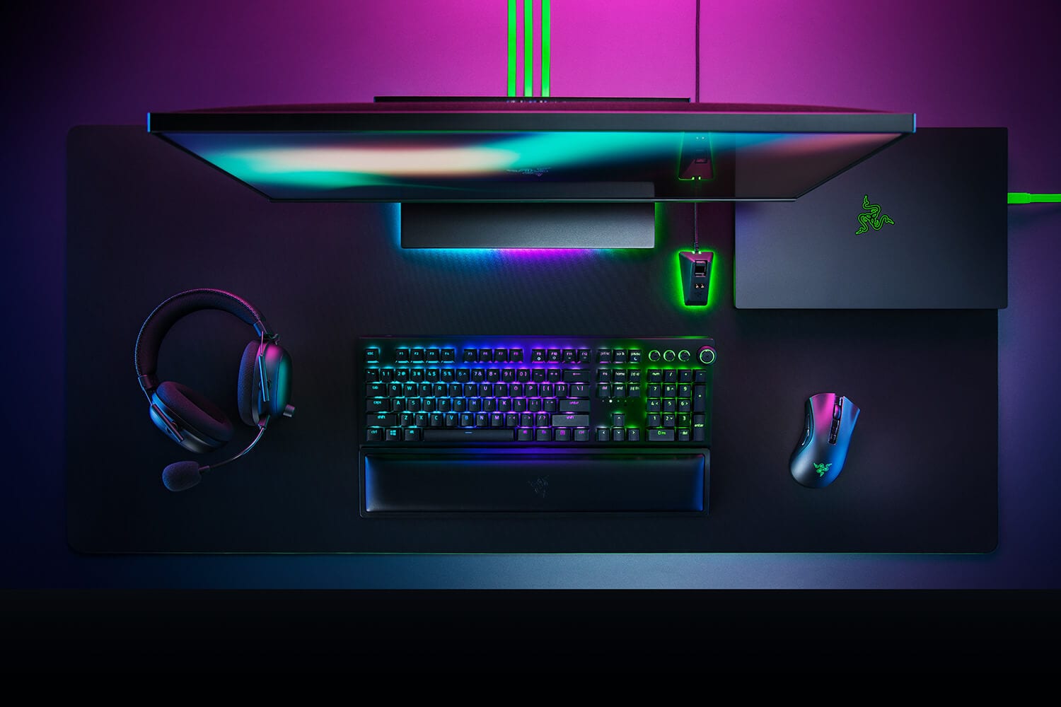 Le periferiche Razer si fanno wireless con le nuove BlackShark V2 Pro, DeathAdder V2 Pro e BlackWidow V3 Pro,