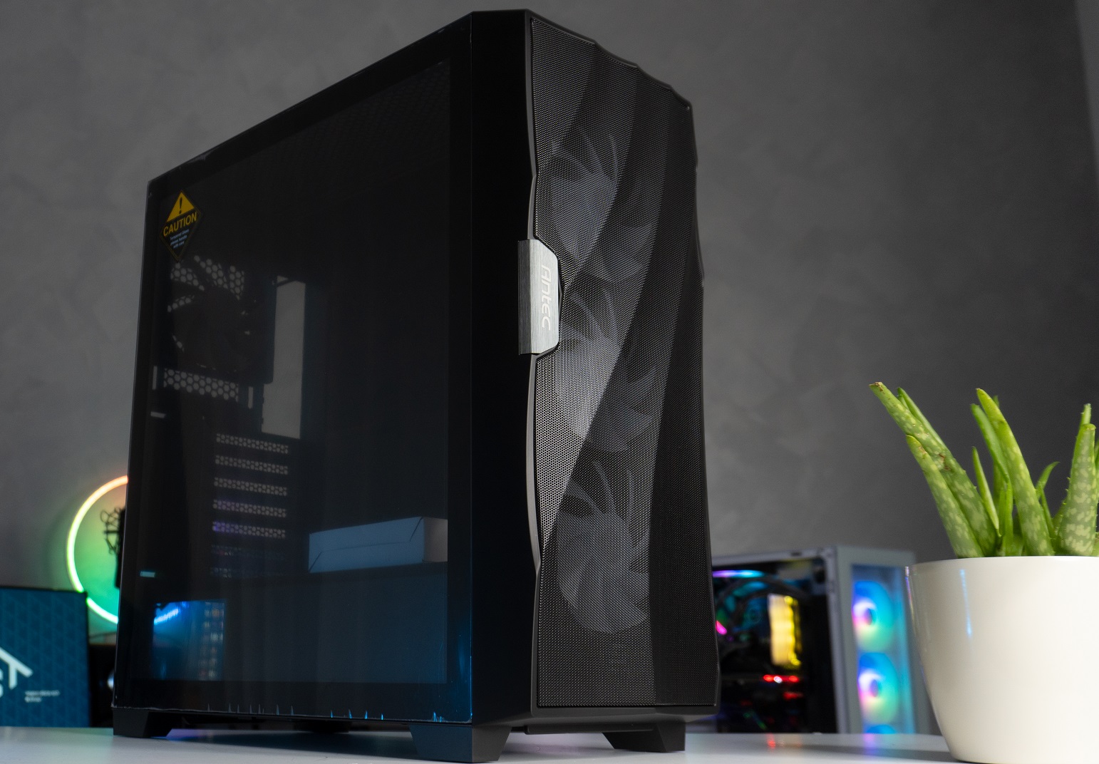 Antec DF700 Flux Case – Recensione