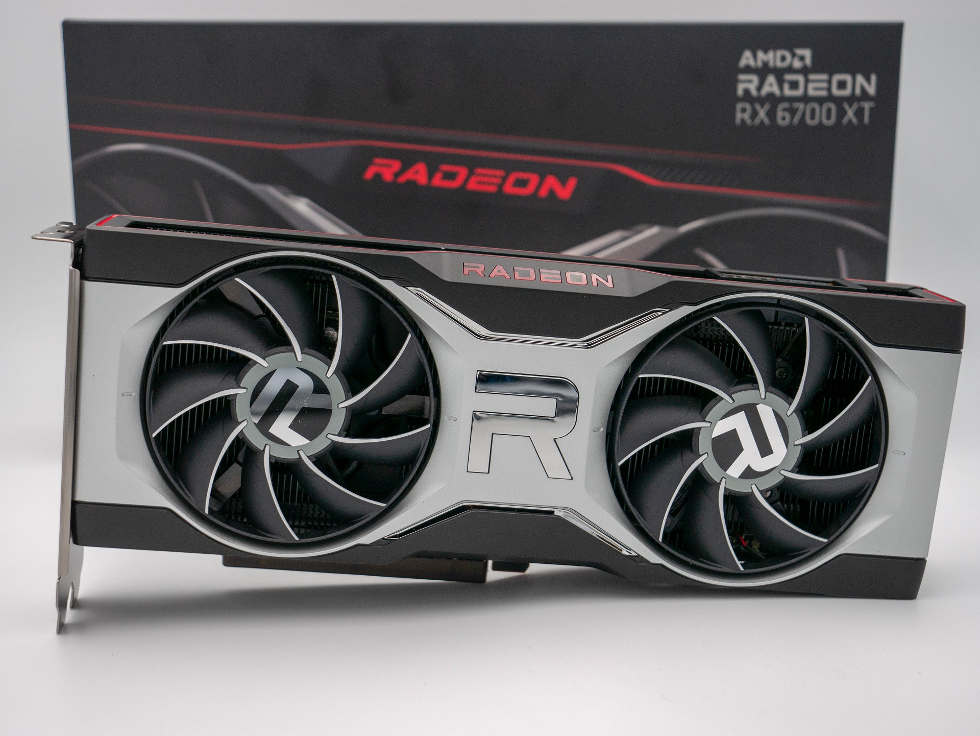 AMD Radeon RX 6700 XT – Recensione