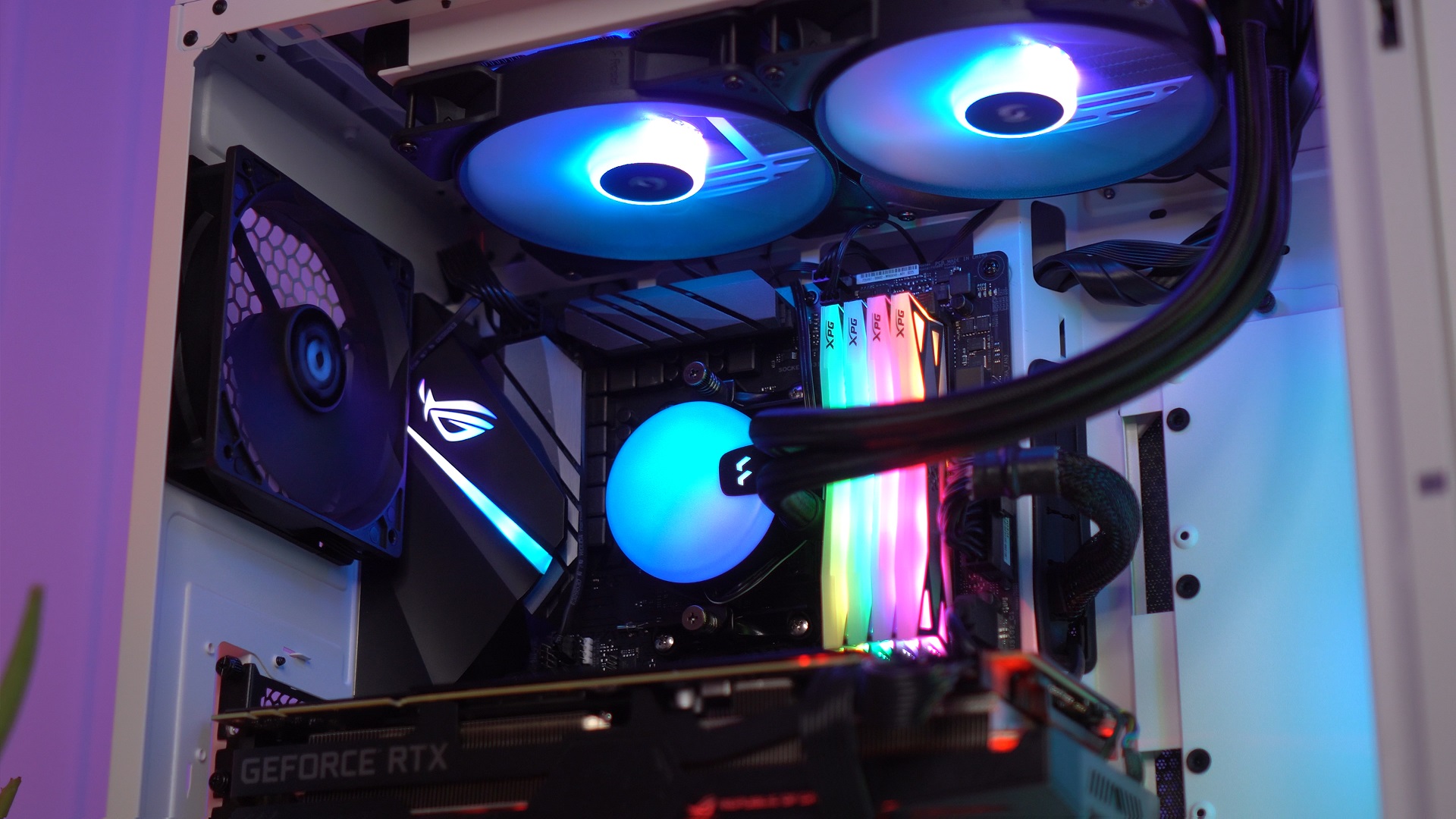 Fractal Design Lumen S28 RGB – Recensione