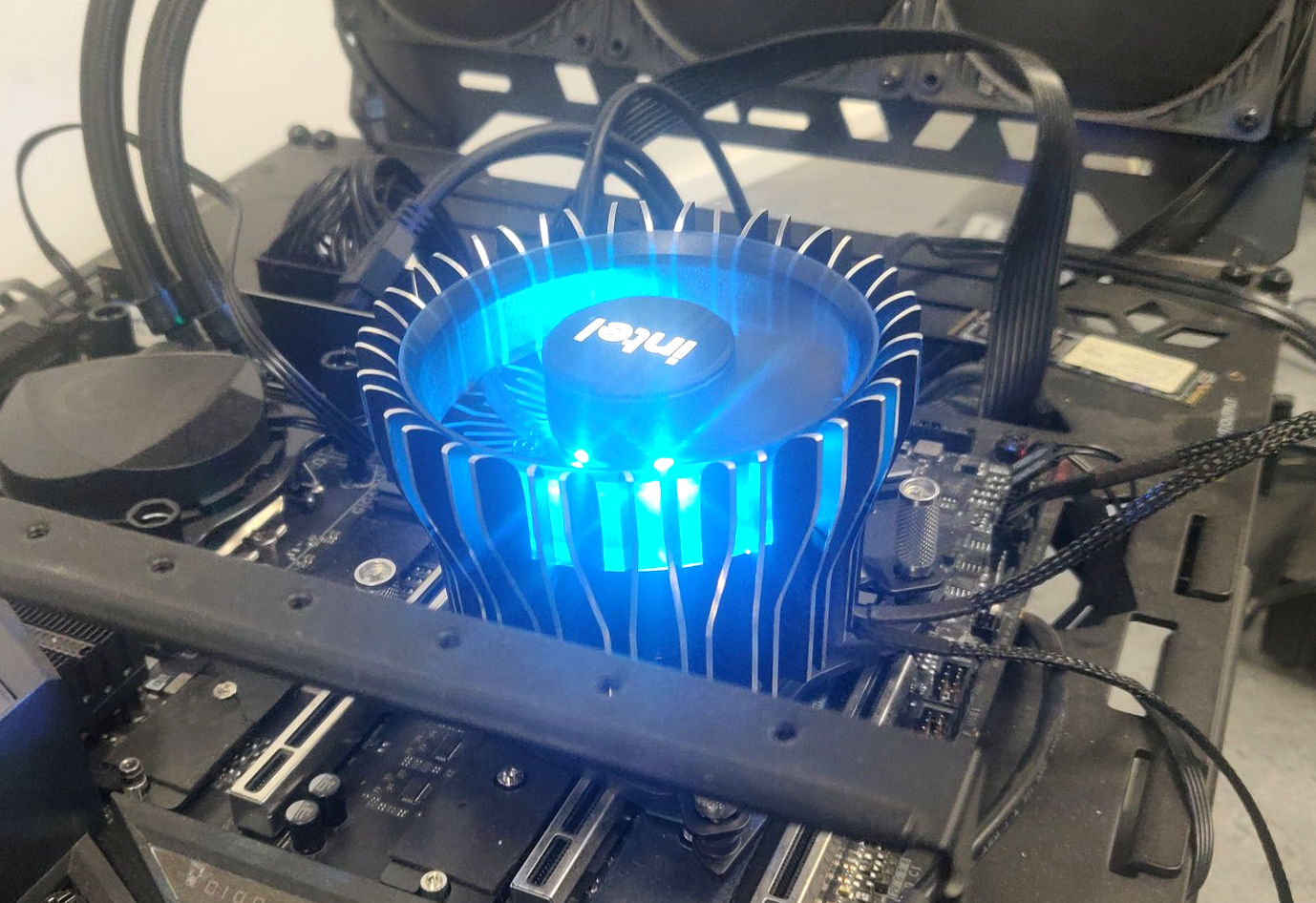 Intel Laminar CPU Cooler2