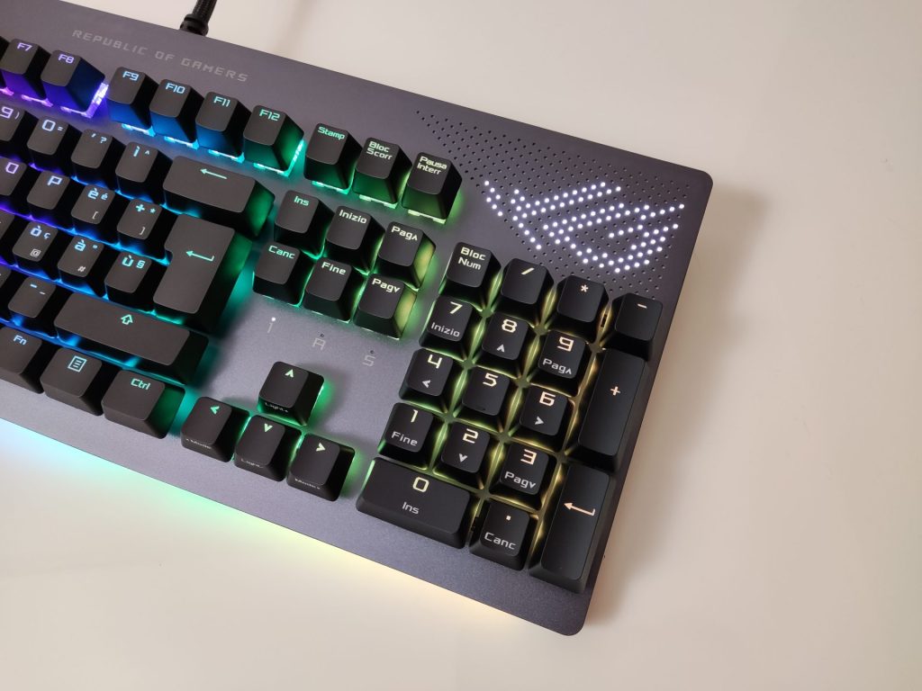 ASUS ROG Strix Flare II Animate Tastiera Recensione18