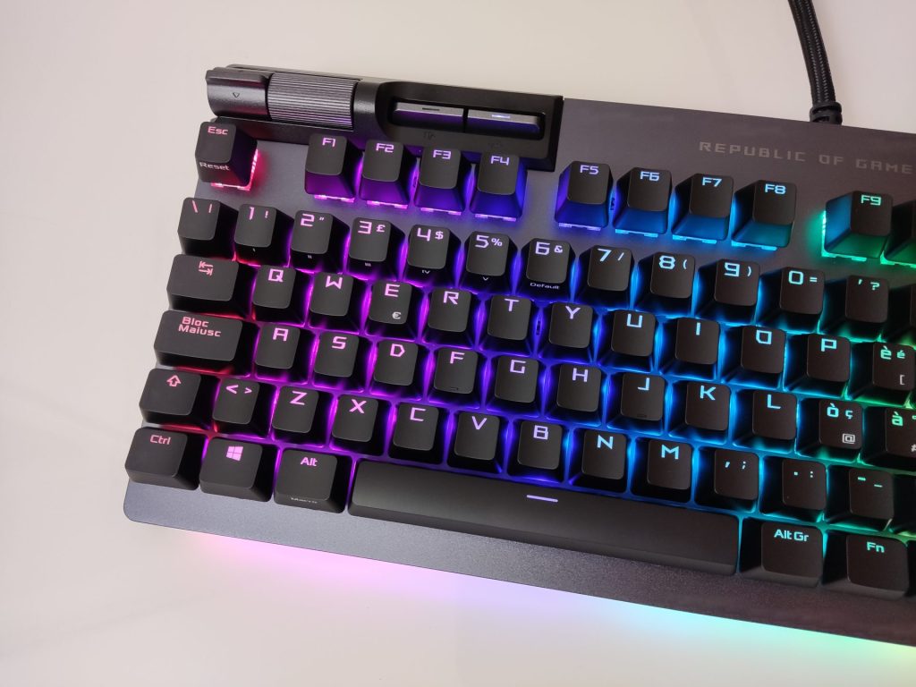 ASUS ROG Strix Flare II Animate Tastiera Recensione19