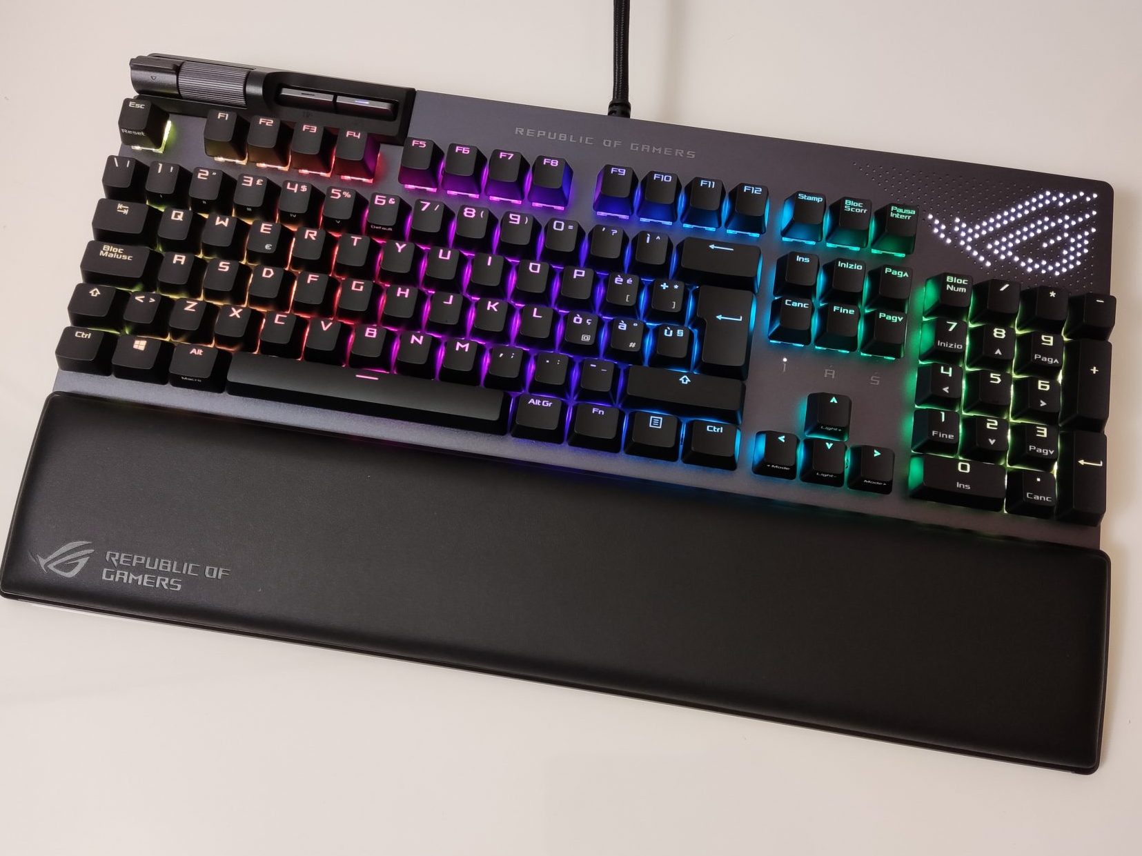 ASUS ROG Strix Flare II Animate Tastiera Recensione21