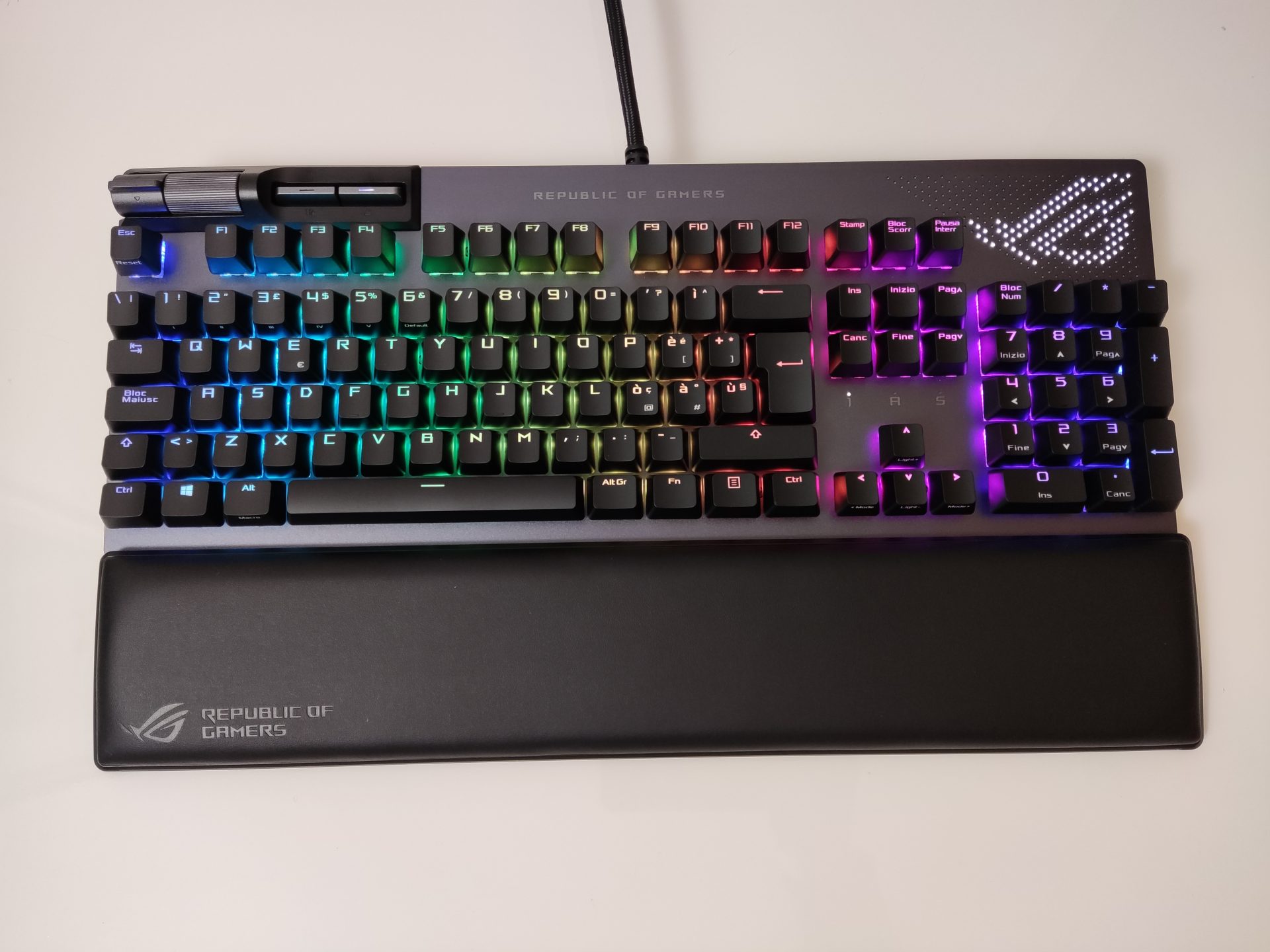 ASUS ROG Strix Flare II Animate Tastiera Recensione22