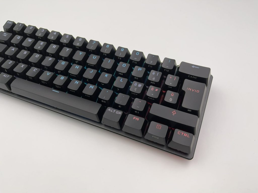 Corsair K70 PRO Mini Wireless Recensione11