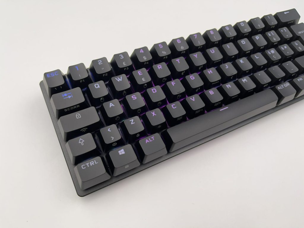 Corsair K70 PRO Mini Wireless Recensione12