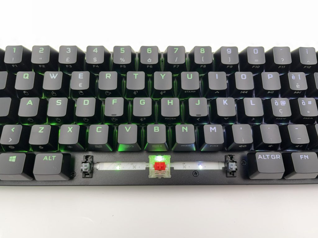 Corsair K70 PRO Mini Wireless Recensione17