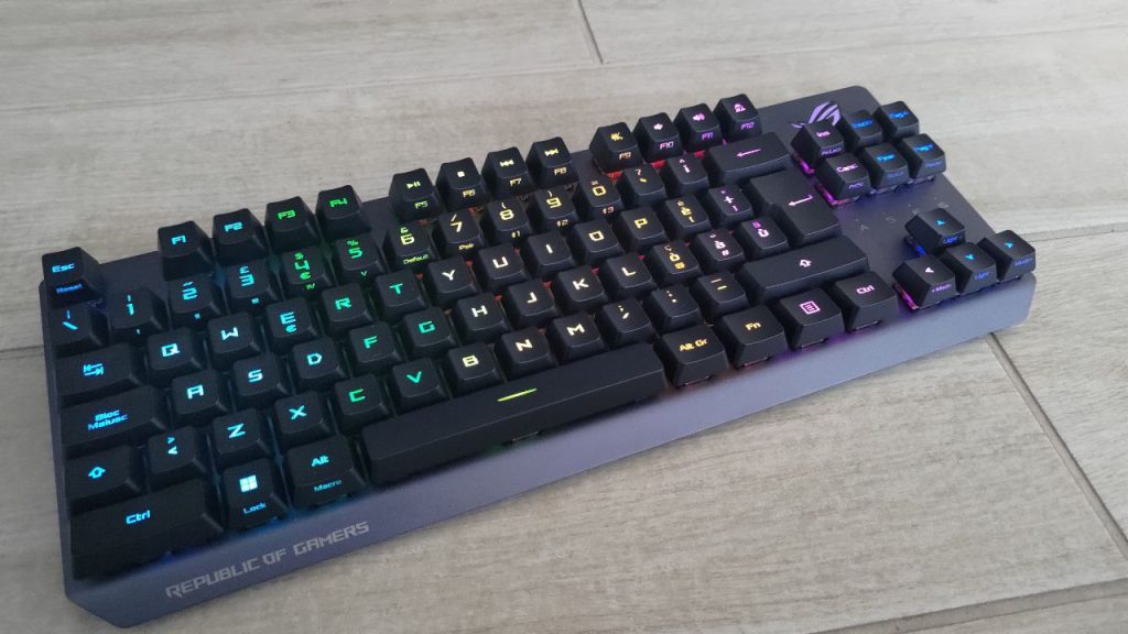 Asus ROG Strix Scope tkl wireless deluxe recensione 3