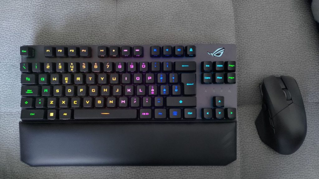 Asus ROG Strix Scope tkl wireless deluxe recensione m