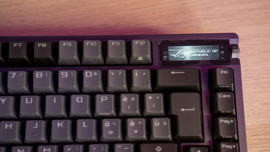 ASUS ROG Azoth Recensione11