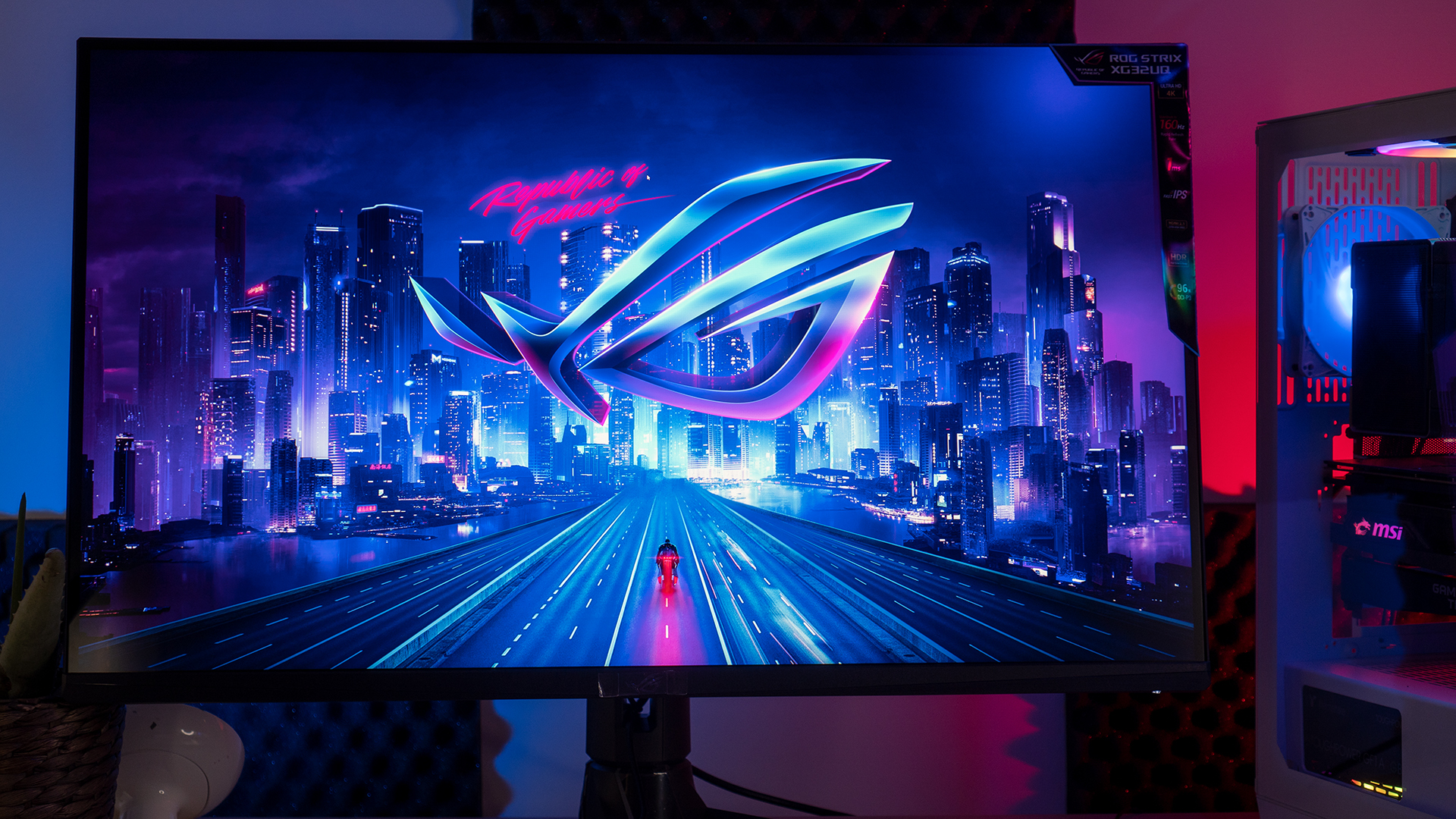 ROG Strix XG32UQ Recensione12