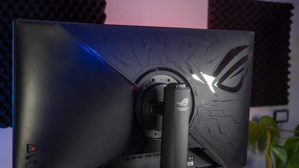 ROG Strix XG32UQ Recensione9