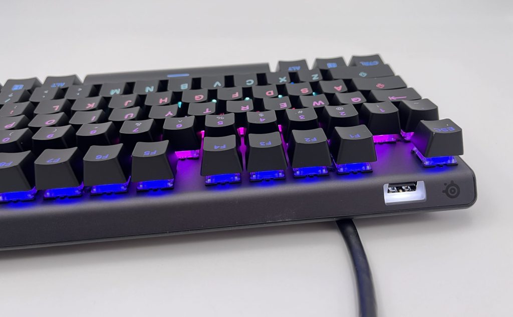 SteelSeries Apex Pro TKL Recensione7