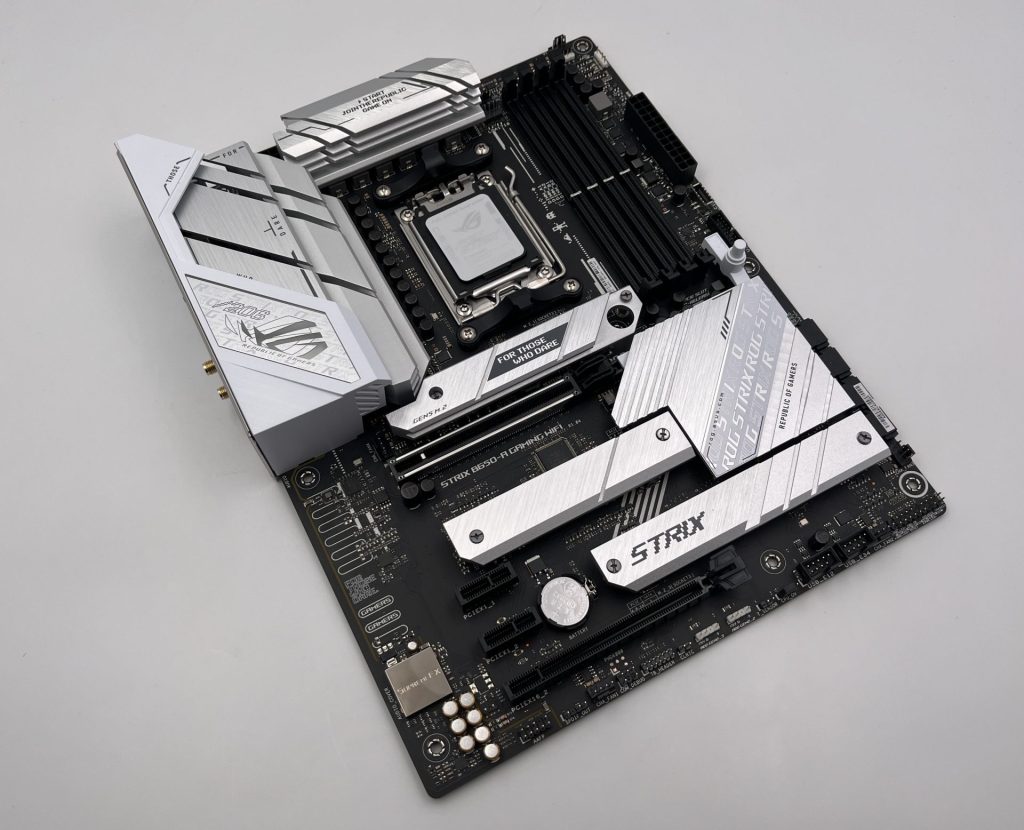 ASUS ROG STRIX B650 A Recensione13