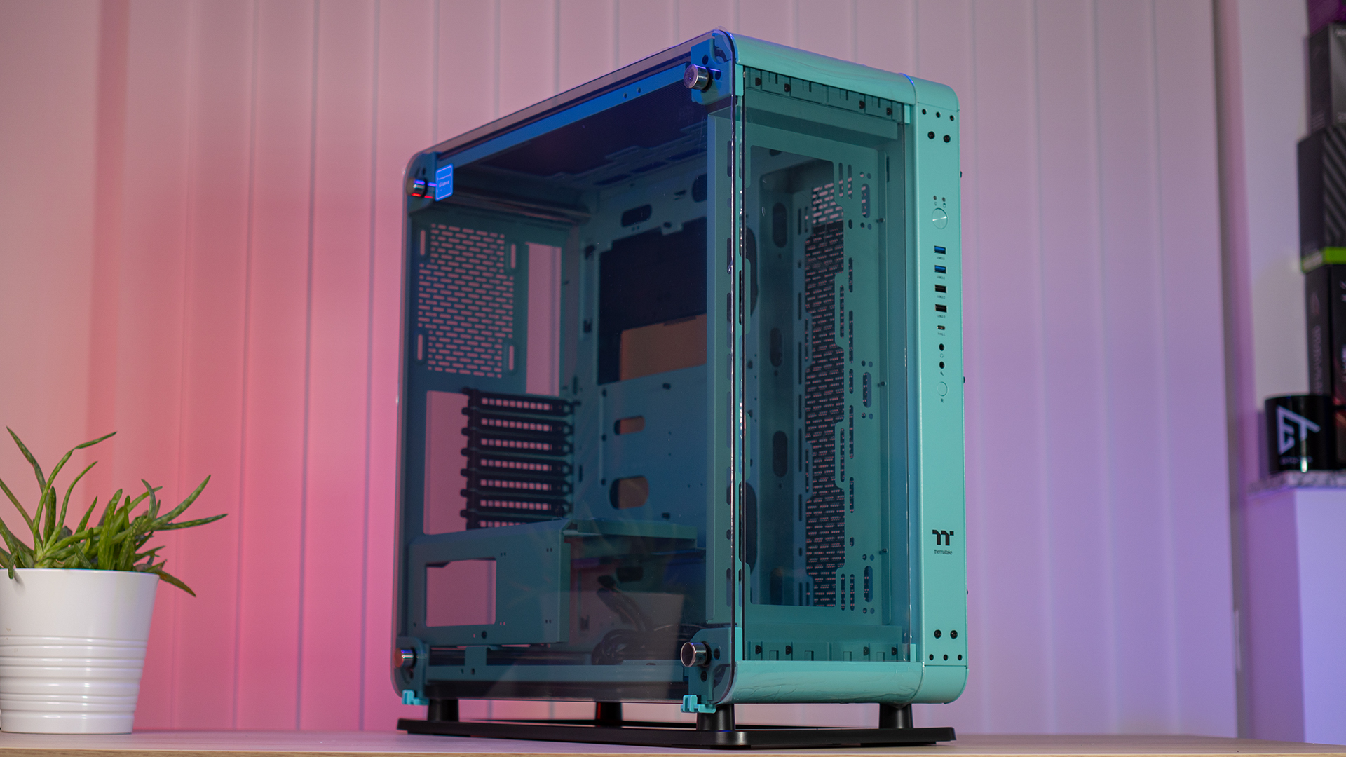 Thermaltake Core P6 TG Turquoise Recensione1