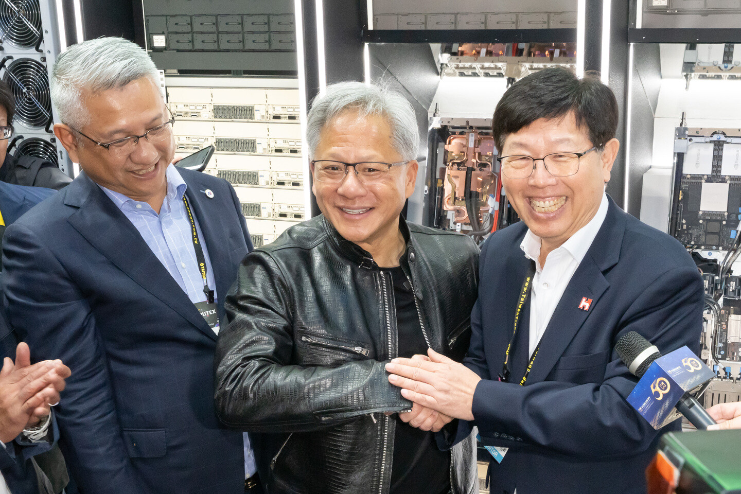 Foxconn e NVIDIA supercomputer AI a Taiwan