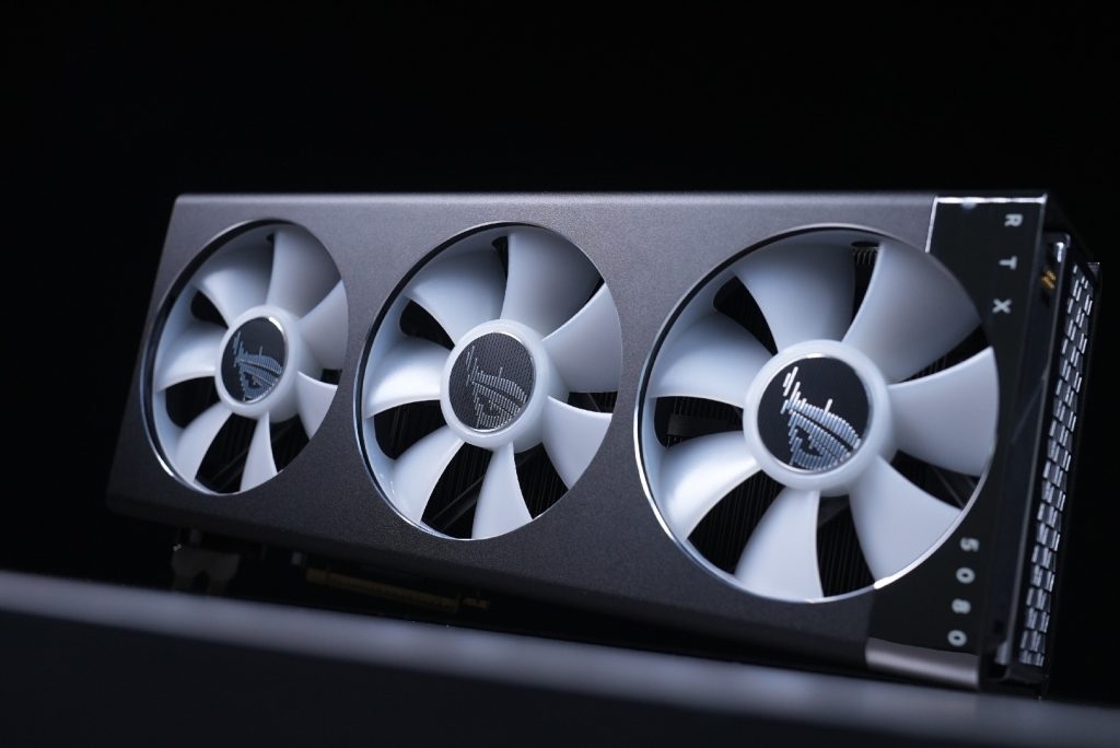 rtx 5080 cooler master ventole rog