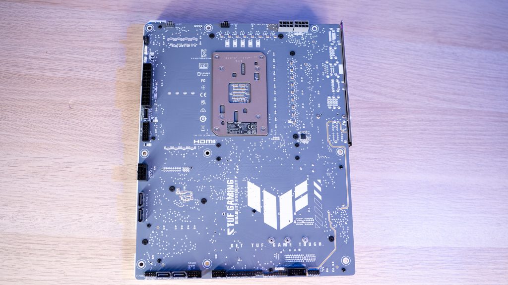 ASUS TUF Gaming B850 BTF WIFI Recensione12
