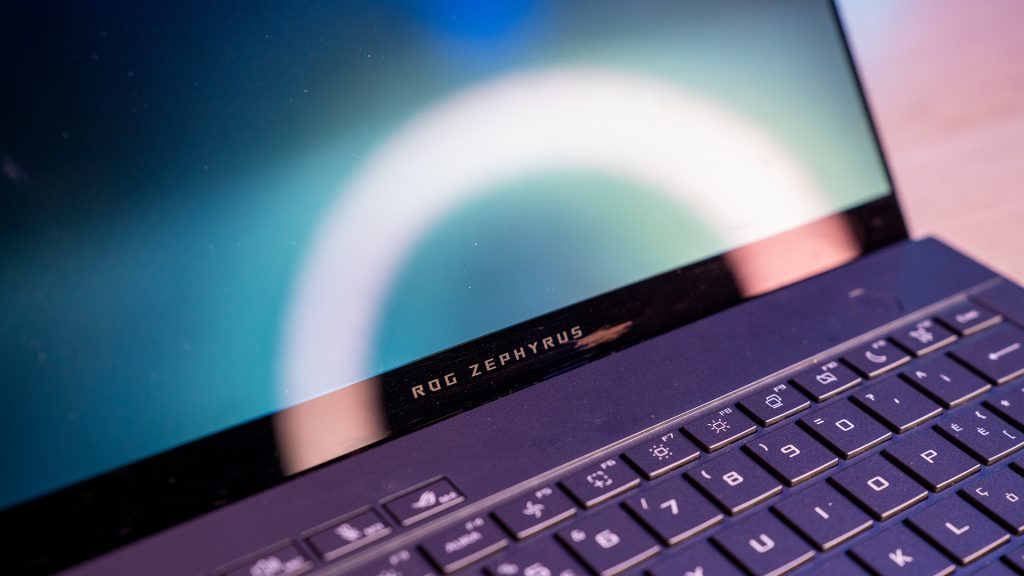 ASUS ROG Zephyrus G14 (2025) GA403 Recensione12