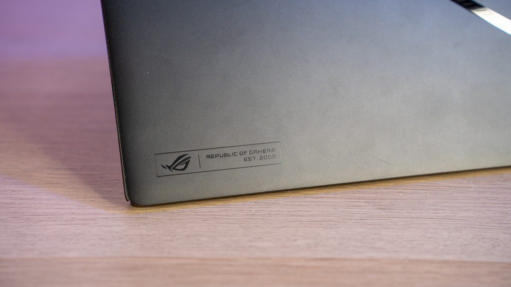 ASUS ROG Zephyrus G14 (2025) GA403 Recensione6