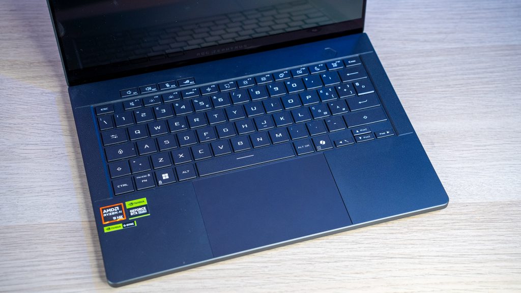 ASUS ROG Zephyrus G14 (2025) GA403 Recensione7