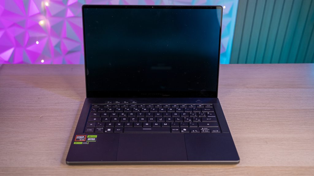 ASUS ROG Zephyrus G14 (2025) GA403 Recensione8