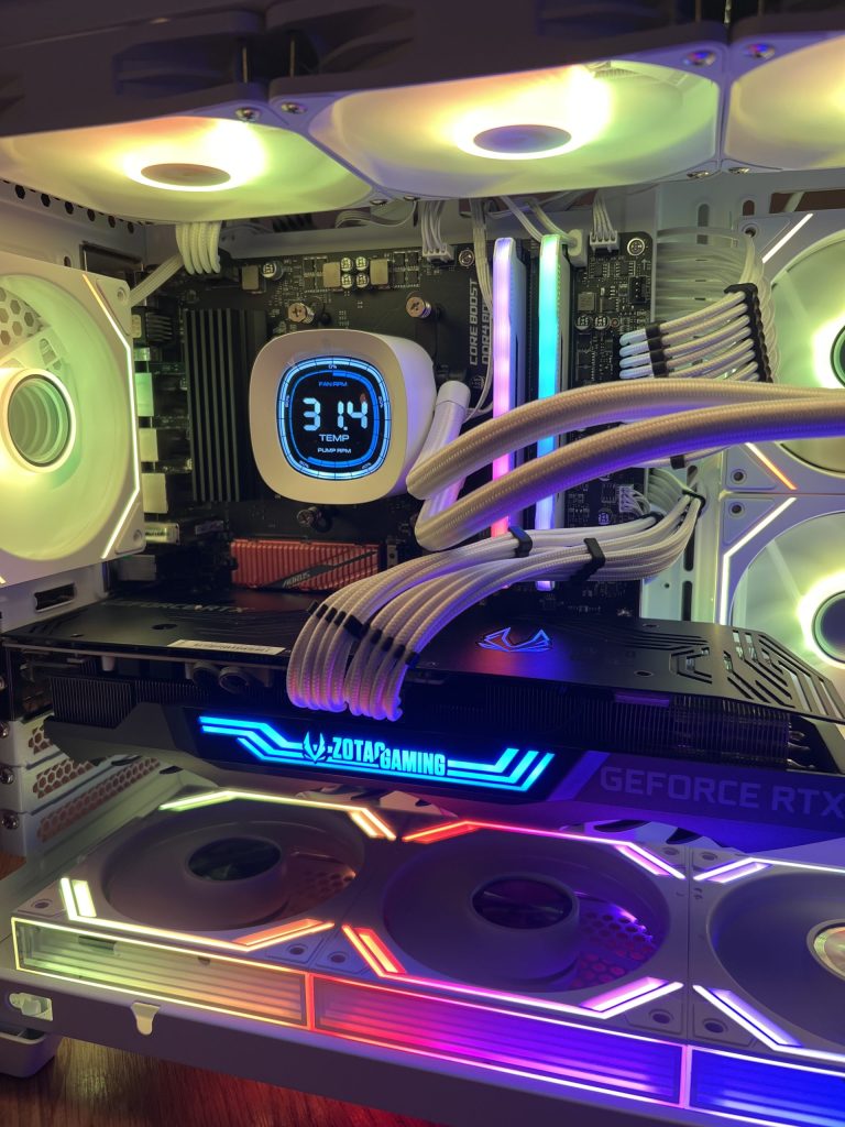 PC da gaming total white assemblato da acogshot
