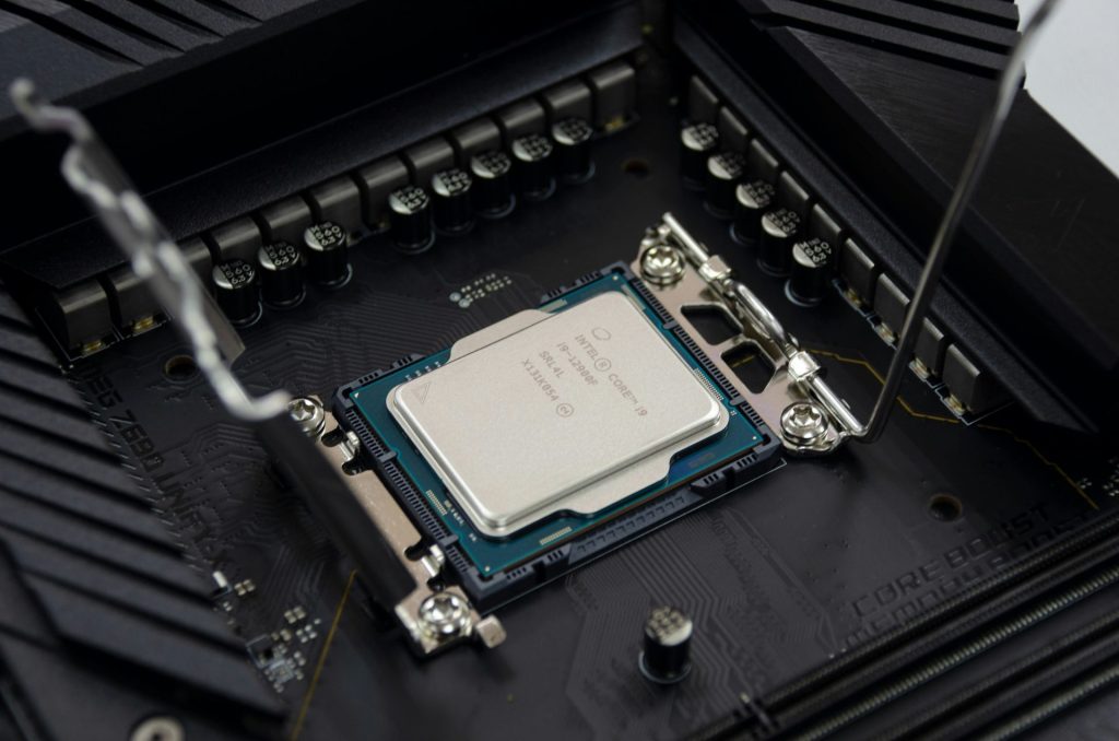 cpu socket montaggio