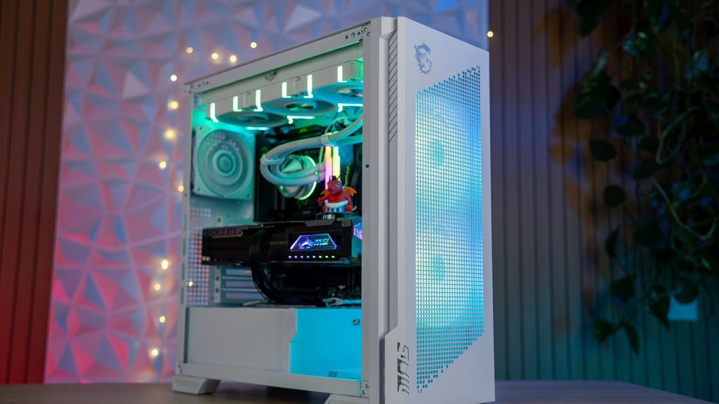 MSI Velox 300R Airflow PZ acceso