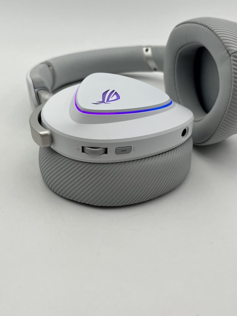 Recensione ROG Delta 2 White5