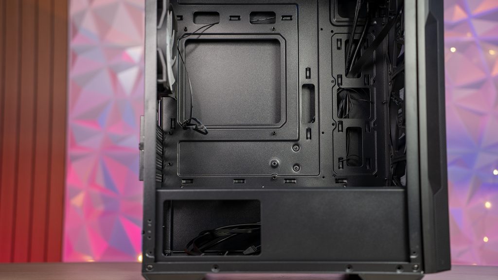 Recensione MSI MAG Forge M100R13