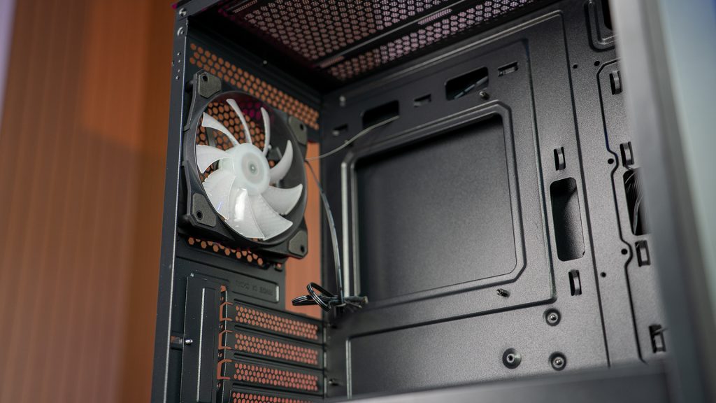Recensione MSI MAG Forge M100R16