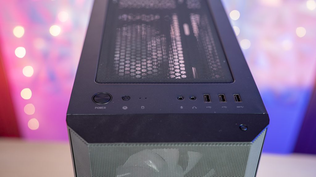 Recensione MSI MAG Forge M100R4