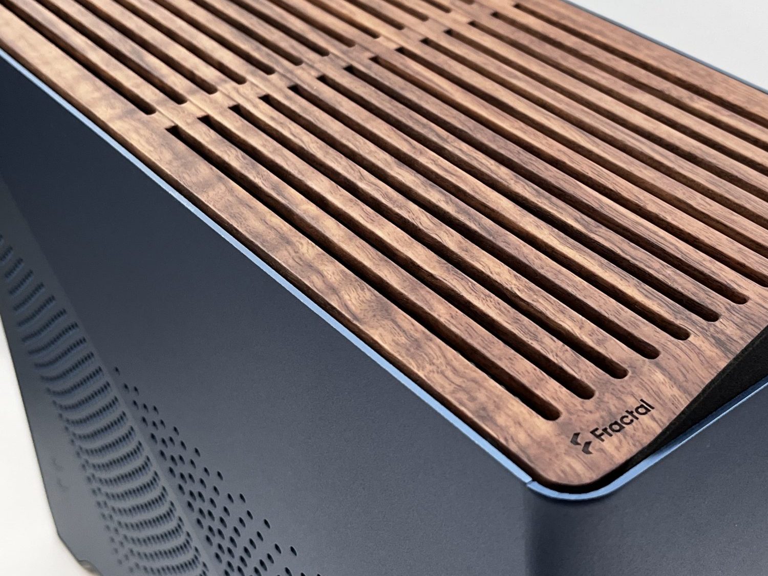 Recensione Fractal Design Era 2:3