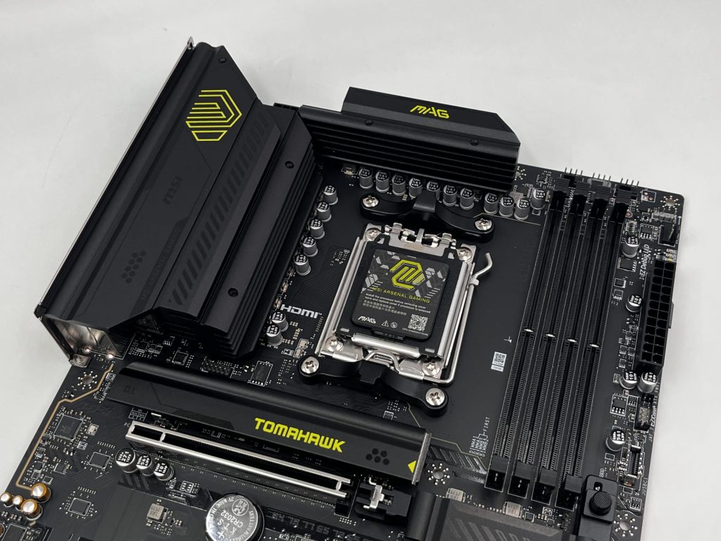 MSI MAG B850 TOMAHAWK WIFI recensione6