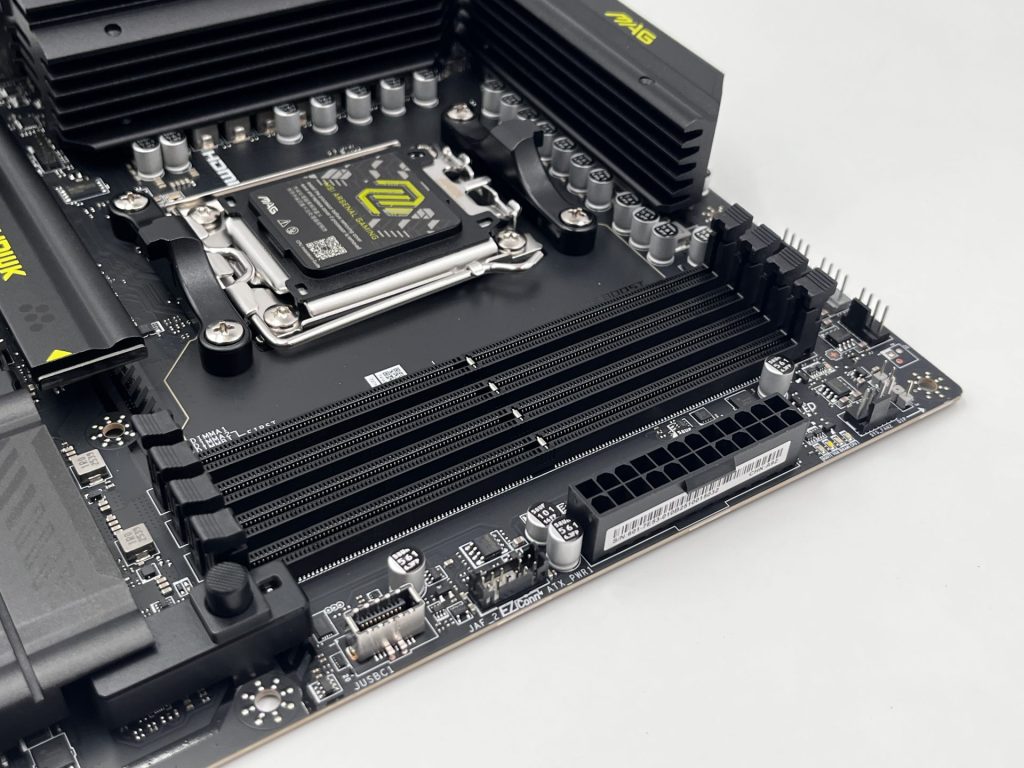 MSI MAG B850 TOMAHAWK WIFI recensione8